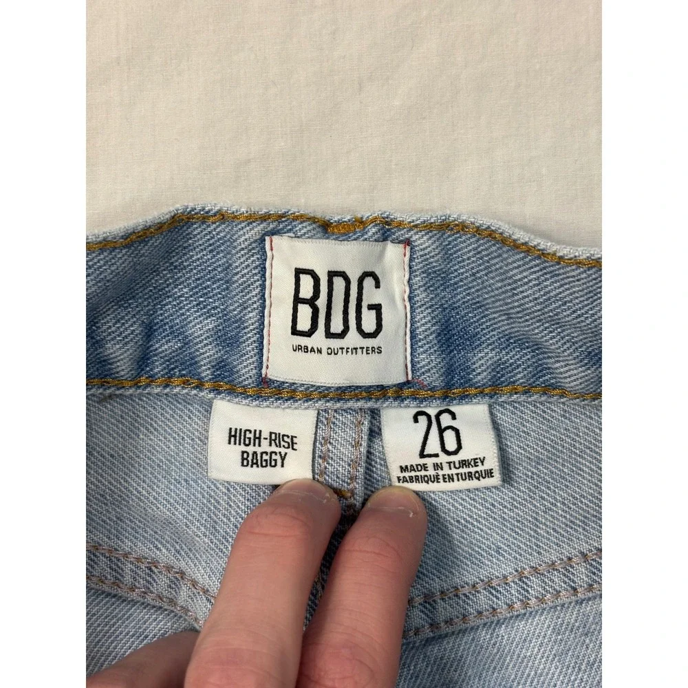 BDG Urban Outfitters High-Rise Baggy Distressed Light Wash Jeans Size 26